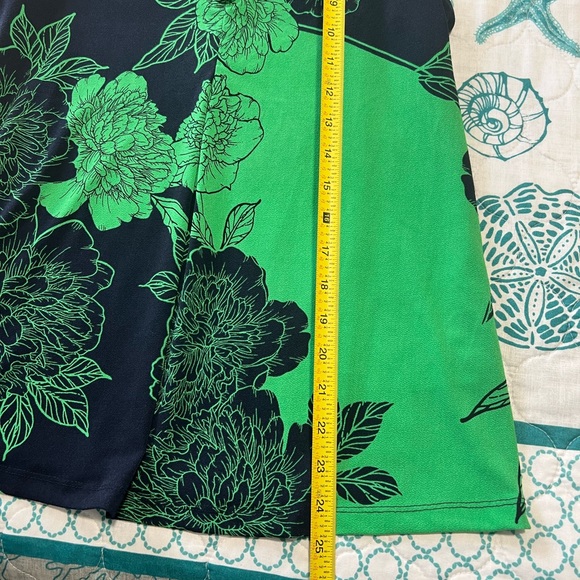 IMAN Global Chic Green and Black crop pant set with Bold Floral Design - Picture 11 of 12